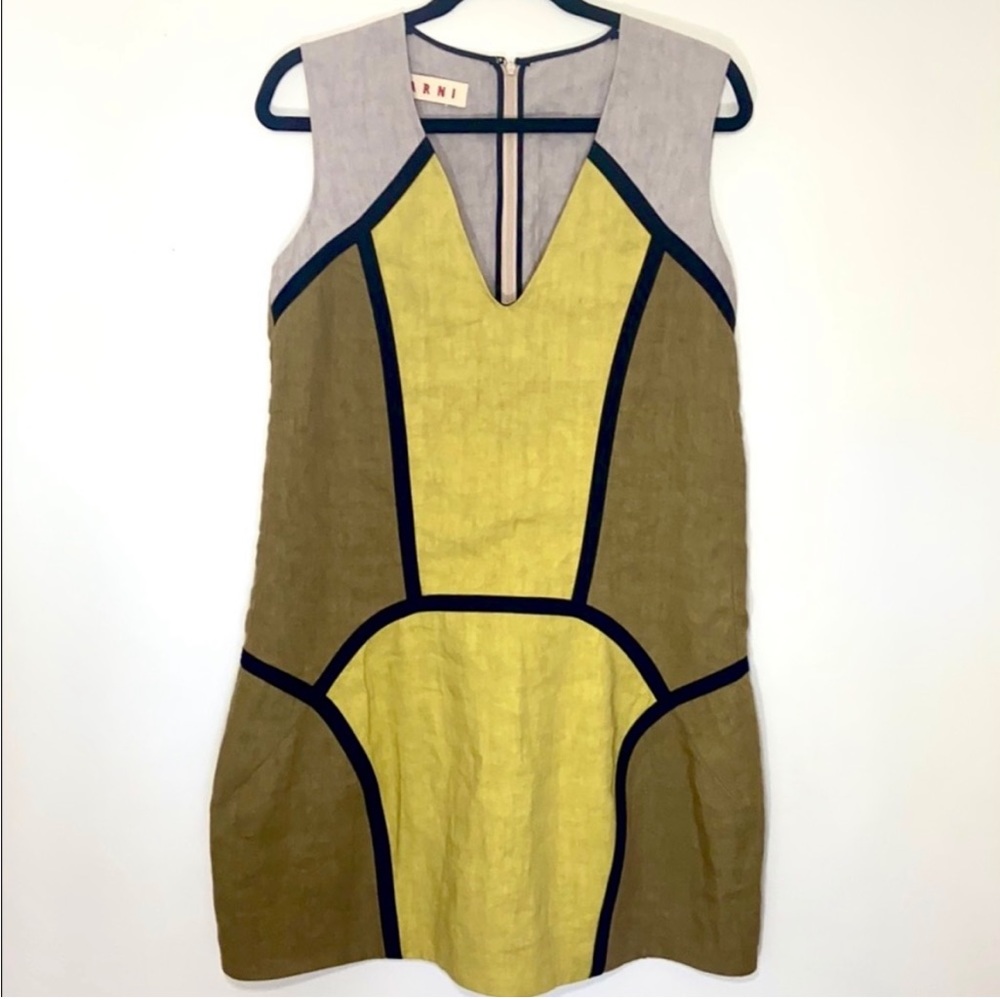 Marni sleeveless linen tunic top  neutral v-neck Size 40